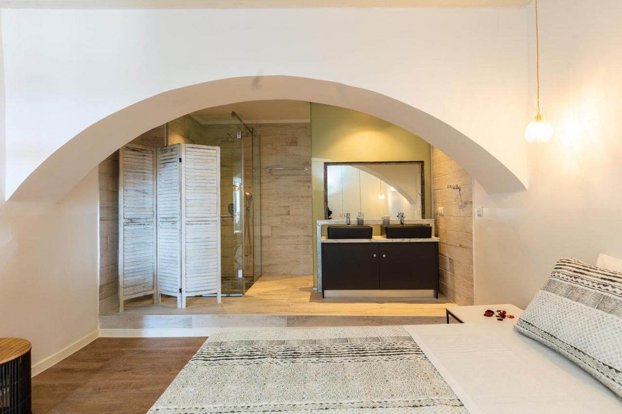 Anne Apartment, At The Venetian Port Of Rethimno! Exterior photo